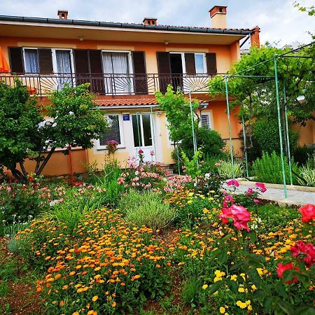 Naomi'S Sunshine Appartement Cres Buitenkant foto