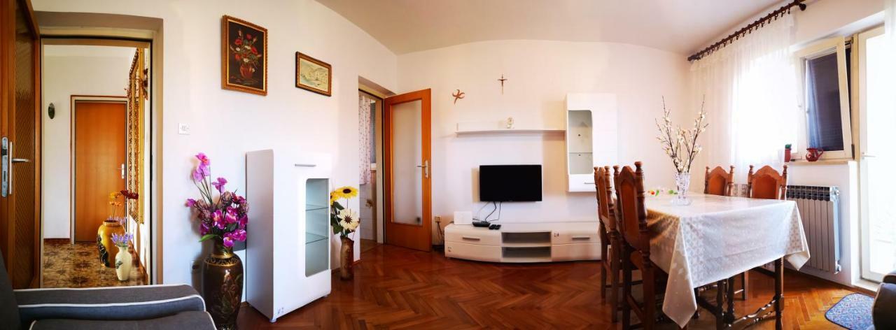 Naomi'S Sunshine Appartement Cres Buitenkant foto