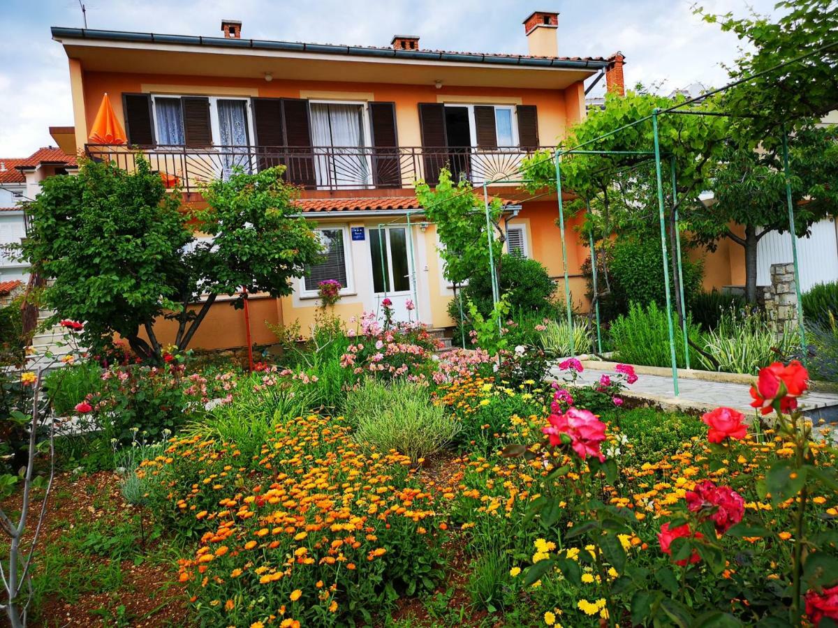 Naomi'S Sunshine Appartement Cres Buitenkant foto